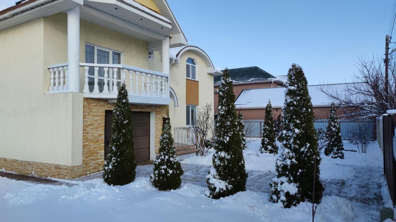 Дом С Бассейном И Сауной Villa Boryspil Bagian luar foto
